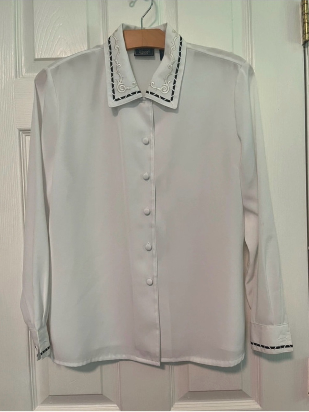 Laura Scott White Blouse with Black Trim and Embroidered Collar